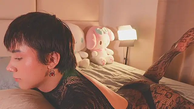 Snapshot of SweetHanson chatting on February 23, 2026, 7:14 pm SweetHanson online show from February 23, 2026, 7:14 pm