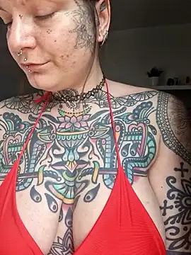 lizzardqueeen online show from January 14, 2026, 1:48 pm