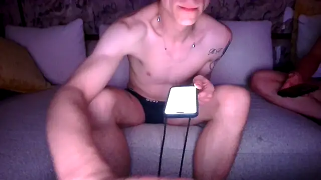 Snapshot of XltwinkBoy chatting on April 26, 2026, 12:46 pm XltwinkBoy online show from April 26, 2026, 12:46 pm