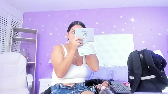 scarlette 15  online show from December 5, 2025, 3:38 am