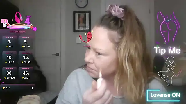 Snapshot of MissyLovexxx chatting on March 5, 2025, 2:45 pm MissyLovexxx online show from March 5, 2025, 2:45 pm