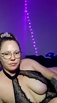 Snapshot of MissyLovexxx chatting on December 4, 2024, 11:08 pm MissyLovexxx online show from December 4, 2024, 11:08 pm