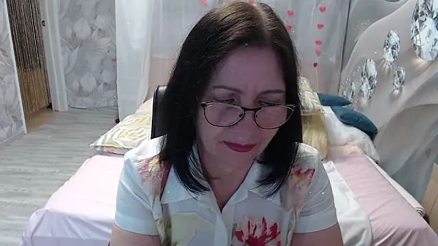 Snapshot of OlgaHottie chatting on March 2, 2026, 11:33 pm OlgaHottie online show from March 2, 2026, 11:33 pm