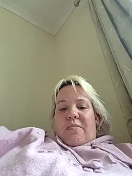 Bigbustedcurvylady online show from May 19, 2026, 4:58 pm