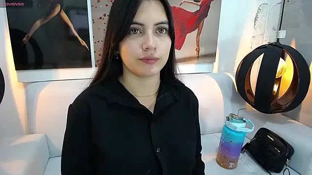 Snapshot of leiya_1303 chatting on December 7, 2024, 6:32 pm leiya 1303 online show from December 7, 2024, 6:32 pm