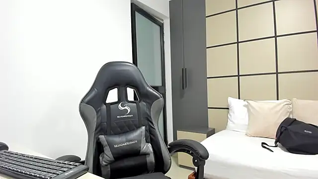 alma fenix online show from February 26, 2026, 12:38 pm