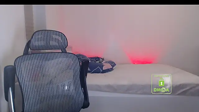 cute and hot online show from November 19, 2025, 3:45 pm