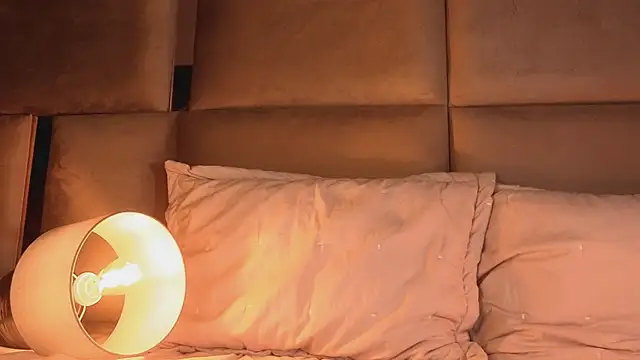 angelinepossy online show from November 4, 2025, 9:29 pm