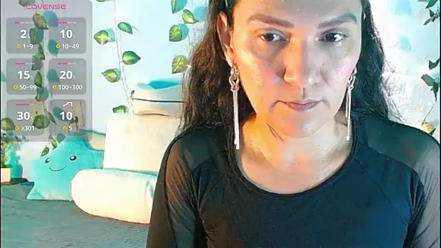 Snapshot of venus_swet_ chatting on October 24, 2025, 9:47 pm venus swet  online show from October 24, 2025, 9:47 pm