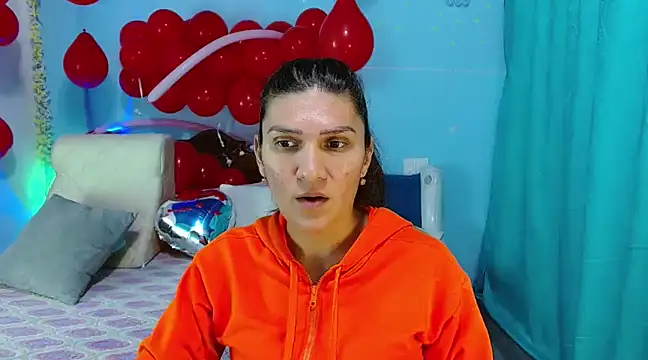 Snapshot of venus_swet_ chatting on February 17, 2025, 2:20 am venus swet  online show from February 17, 2025, 2:20 am