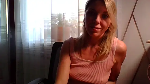 Snapshot of VelvetLove287 chatting on April 21, 2026, 9:16 am VelvetLove287 online show from April 21, 2026, 9:16 am