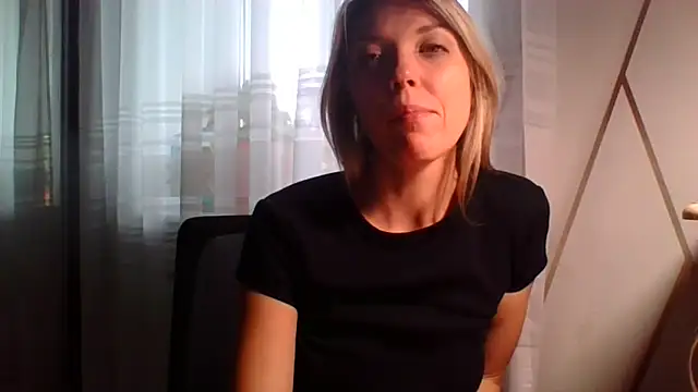 Snapshot of VelvetLove287 chatting on March 31, 2026, 6:37 am VelvetLove287 online show from March 31, 2026, 6:37 am