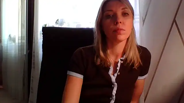 Snapshot of VelvetLove287 chatting on February 19, 2026, 7:49 am VelvetLove287 online show from February 19, 2026, 7:49 am