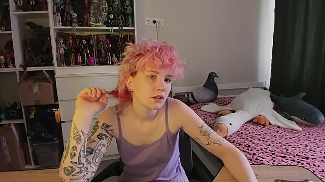 Snapshot of School_Love chatting on March 19, 2026, 7:08 am School Love online show from March 19, 2026, 7:08 am