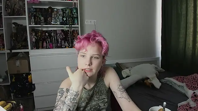 Snapshot of School_Love chatting on March 12, 2026, 7:12 am School Love online show from March 12, 2026, 7:12 am