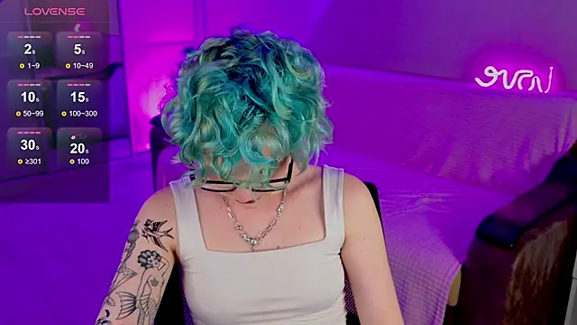 Snapshot of School_Love chatting on February 23, 2025, 4:13 pm School Love online show from February 23, 2025, 4:13 pm