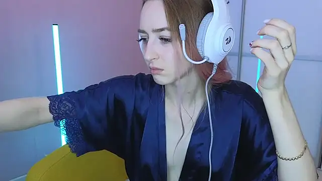 MichaDenver online show from March 11, 2025, 2:40 pm