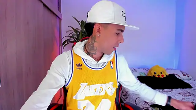 aldrinwhite online show from March 9, 2026, 6:22 pm