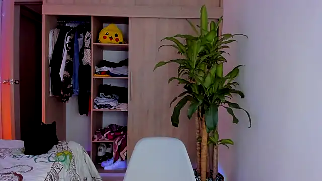 aldrinwhite online show from November 12, 2025, 8:56 pm