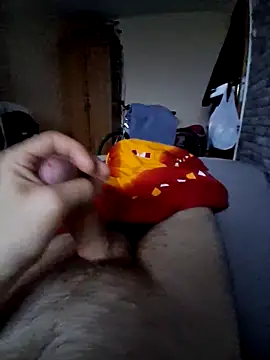 Snapshot of demoniczny82 chatting on November 9, 2025, 6:17 am demoniczny82 online show from November 9, 2025, 6:17 am