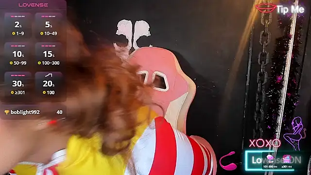 RoxaneEvans  online show from March 6, 2025, 1:24 pm