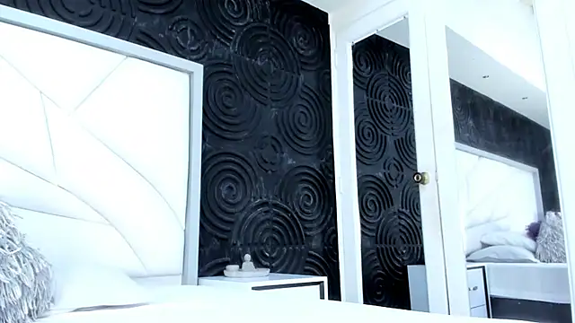 AbigailWilliams  online show from October 20, 2025, 11:11 am