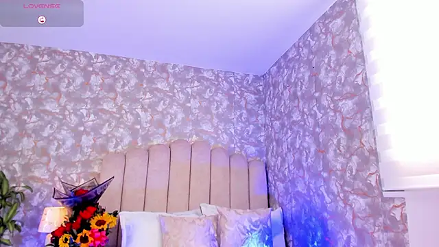 Snapshot of MiaTowson chatting on September 23, 2025, 2:02 pm MiaTowson online show from September 23, 2025, 2:02 pm