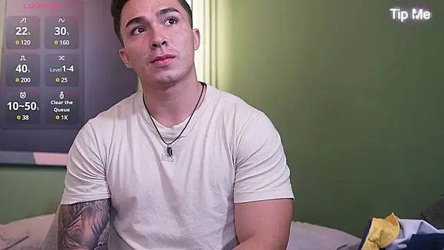 Snapshot of Ryan_Hunt chatting on February 11, 2025, 12:47 pm Ryan Hunt online show from February 11, 2025, 12:47 pm