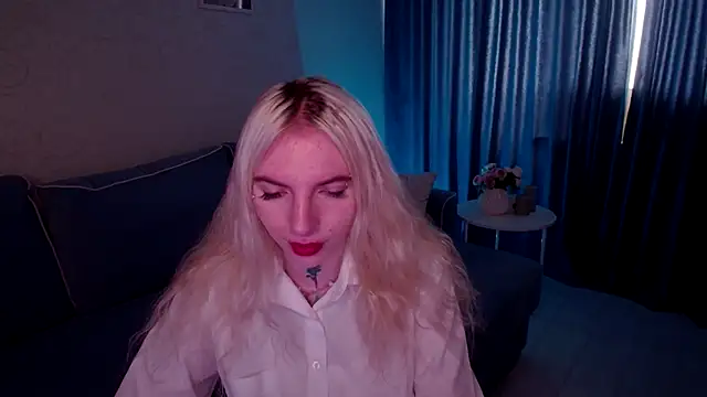 Snapshot of AnneTenet chatting on September 18, 2025, 9:12 am AnneTenet online show from September 18, 2025, 9:12 am