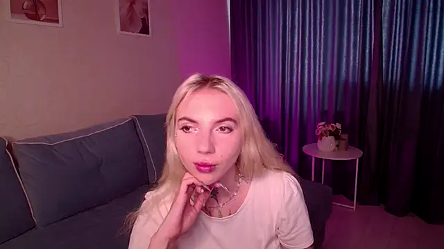 Snapshot of AnneTenet chatting on September 19, 2025, 9:24 am AnneTenet online show from September 19, 2025, 9:24 am