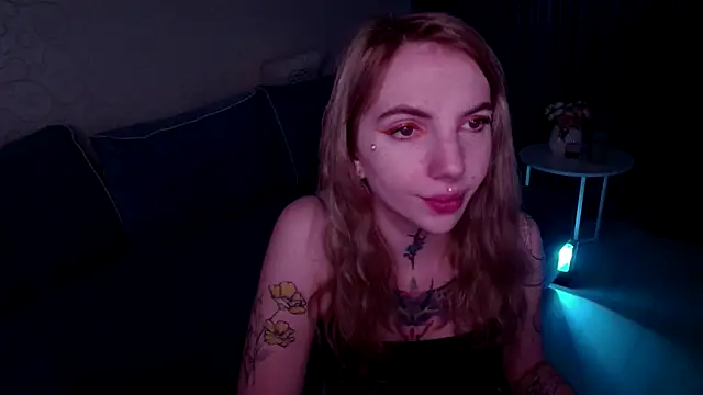 Snapshot of AnneTenet chatting on October 10, 2025, 7:09 am AnneTenet online show from October 10, 2025, 7:09 am