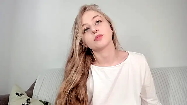 MiaMews online show from April 27, 2026, 7:06 am