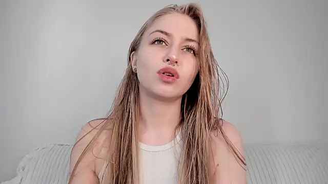 MiaMews online show from April 26, 2026, 7:16 am