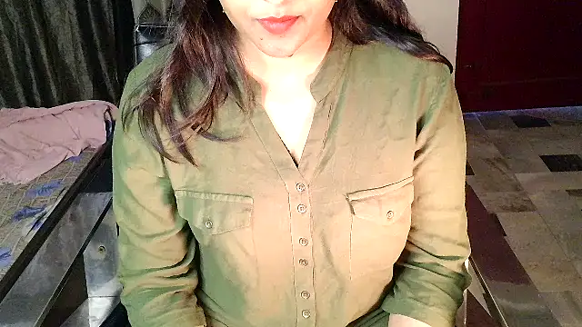 aarushi sharmaa online show from December 17, 2025, 7:46 am