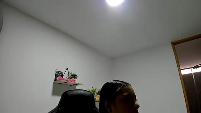 Snapshot of Daila_20_ chatting on March 18, 2025, 1:44 pm Daila 20 online show from March 18, 2025, 1:44 pm