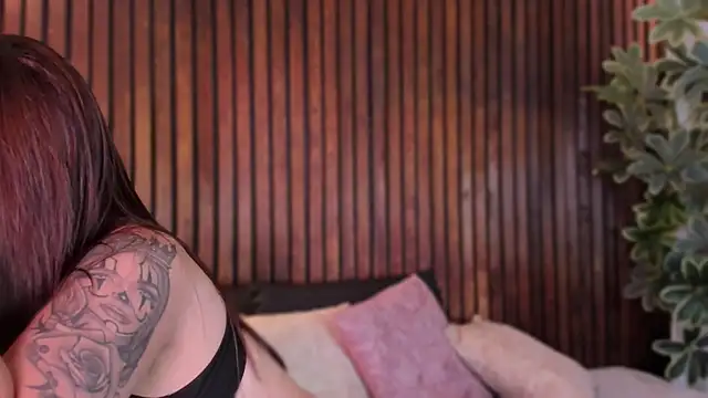 Snapshot of Jennmiiller_ chatting on February 17, 2026, 12:13 pm Jennmiiller online show from February 17, 2026, 12:13 pm