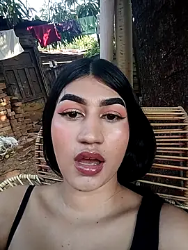 Snapshot of Julix_A chatting on February 27, 2026, 9:36 pm Julix A online show from February 27, 2026, 9:36 pm