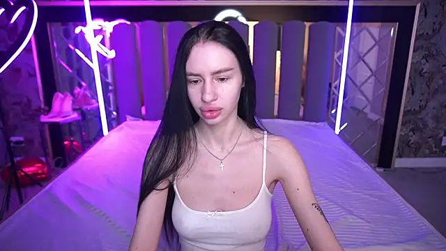 Snow WhiteeeX online show from April 7, 2026, 5:42 am