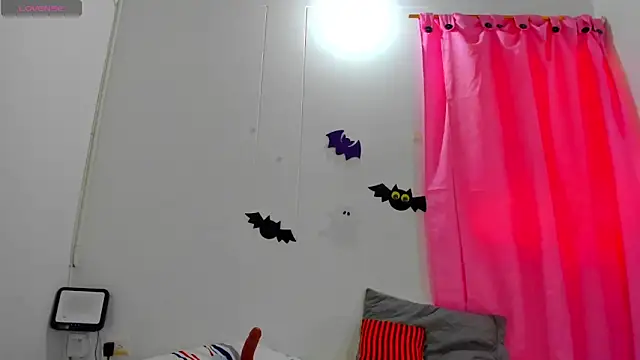 Snapshot of Natasha_by chatting on October 4, 2025, 2:51 pm Natasha by online show from October 4, 2025, 2:51 pm