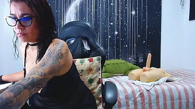 Hikaryfire online show from July 5, 2026, 1:21 am