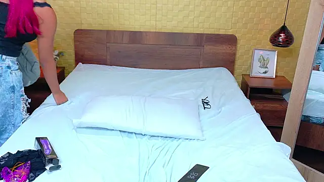 slutty collegegirl online show from March 6, 2025, 11:47 am