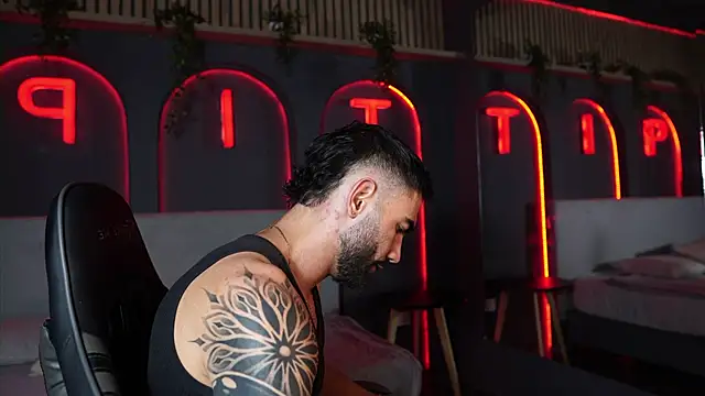 Snapshot of Austin_bolt chatting on February 15, 2026, 2:12 am Austin bolt online show from February 15, 2026, 2:12 am