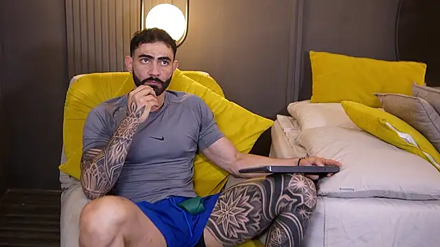 Austin bolt online show from April 18, 2026, 1:52 am