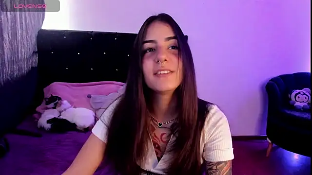 Snapshot of Alice_woodville chatting on December 27, 2024, 9:32 pm Alice woodville online show from December 27, 2024, 9:32 pm