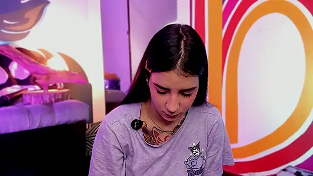 Snapshot of Alice_woodville chatting on September 18, 2025, 3:15 pm Alice woodville online show from September 18, 2025, 3:15 pm