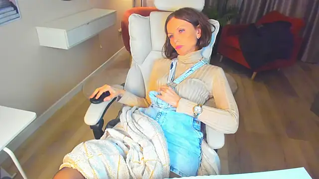 Snapshot of Elizabe_th chatting on March 7, 2025, 1:20 am Elizabe th online show from March 7, 2025, 1:20 am