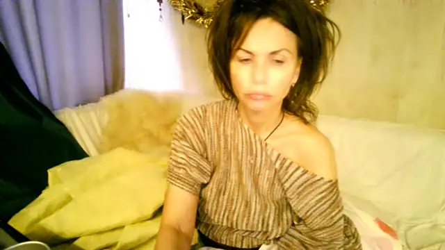 Snapshot of Elizabe_th chatting on February 20, 2026, 12:29 pm Elizabe th online show from February 20, 2026, 12:29 pm