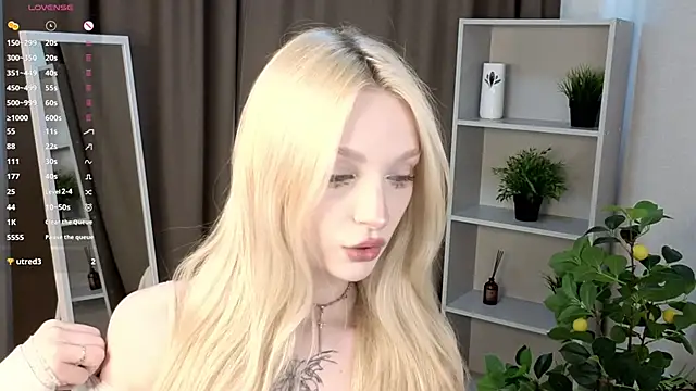 Naughty  Couplles online show from April 14, 2026, 3:11 am