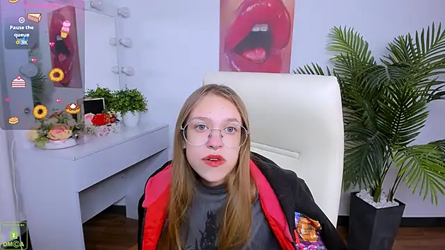 LayriantaVee online show from September 28, 2025, 6:09 am