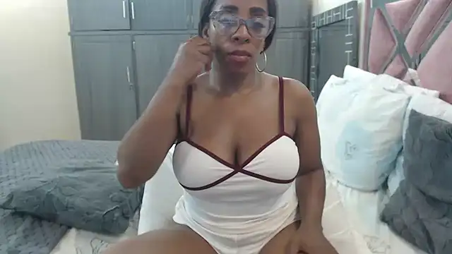 Ginachaudex online show from June 29, 2026, 11:59 pm